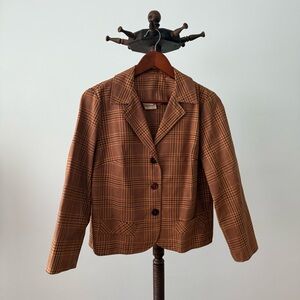 Vintage Queen Casuals Plaid Cropped Blazer Jacket – Brown & Tan Retro Style M